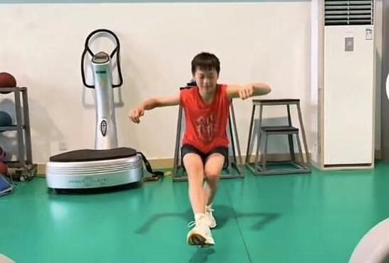 在教室伦流澡到高潮h强视频